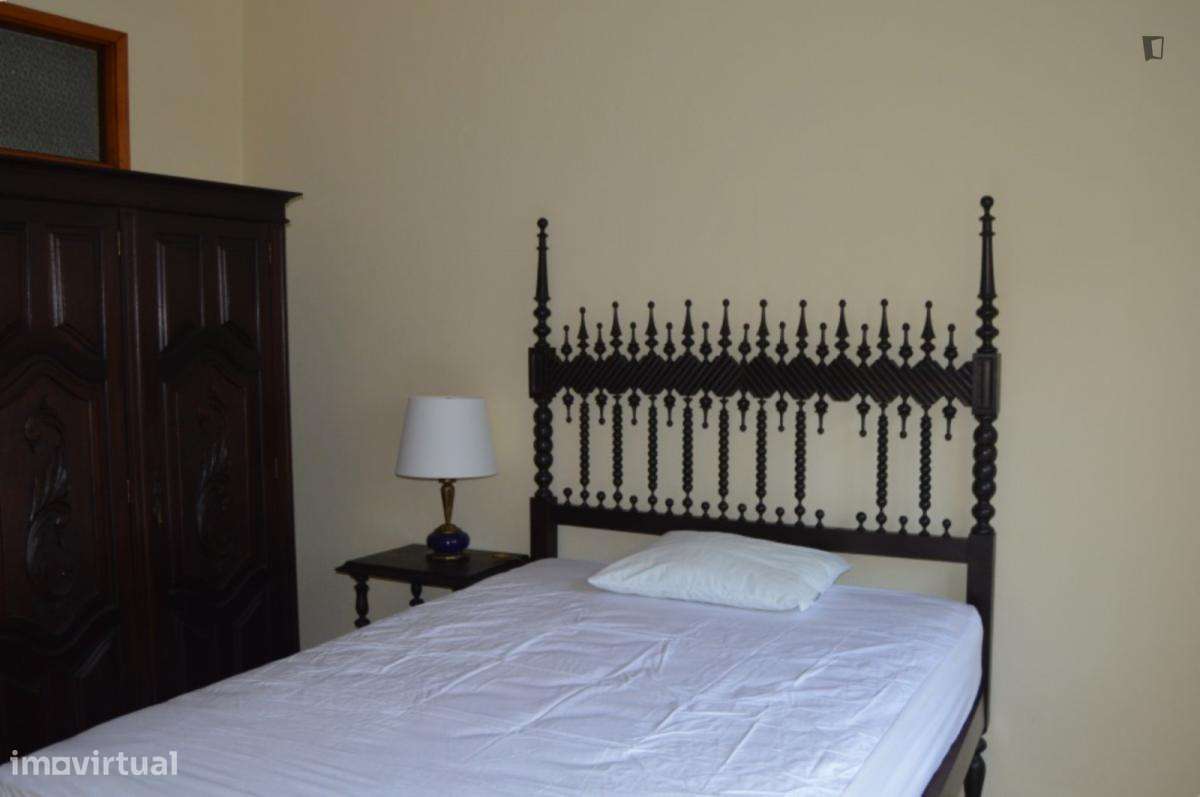 Quarto - localizado em Paranhos Porto - Grande imagem: 5/7