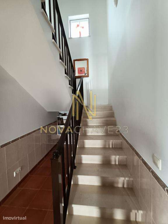 Moradia T6 - Alcanede, Santarém com licença para ALOJAMENTO LOCAL-12