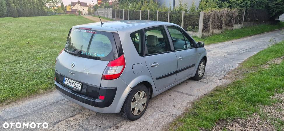 Renault Scenic 1.6 Confort Privilege - 4