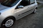 Renault Clio 1.2 16V 75 Collection - 11