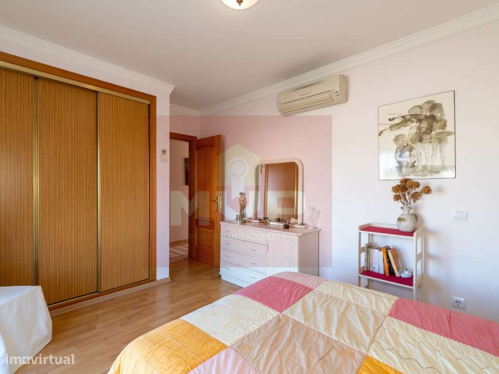 Moradia em banda V3 em Quelfes-23