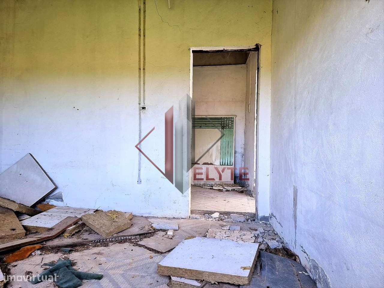 Terreno com casa em Ruinas - Grande imagem: 5/15