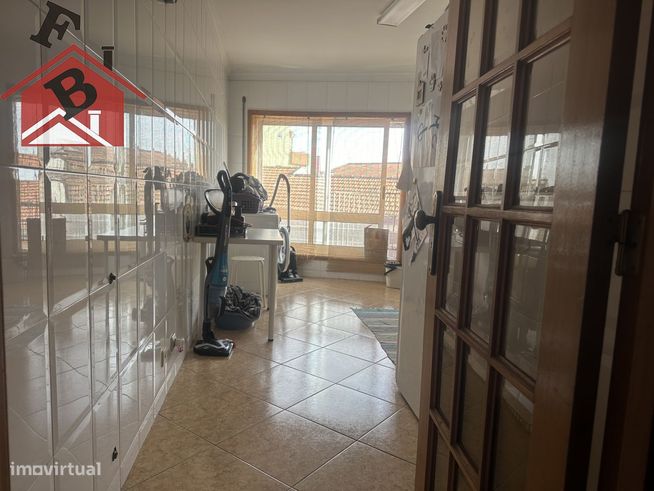 EXCELENTE T2 C/ LAREIRA ÁREA 123M2 SANTA MARINHA 220.000€-3