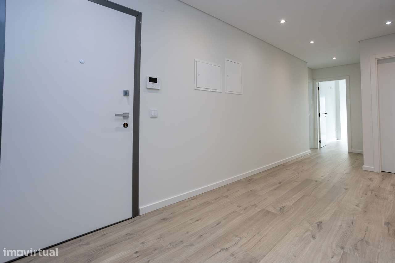 Apartamento T4 Novo no Montijo – Elegância, Conforto e Sustentabilidad - Grande imagem: 2/23