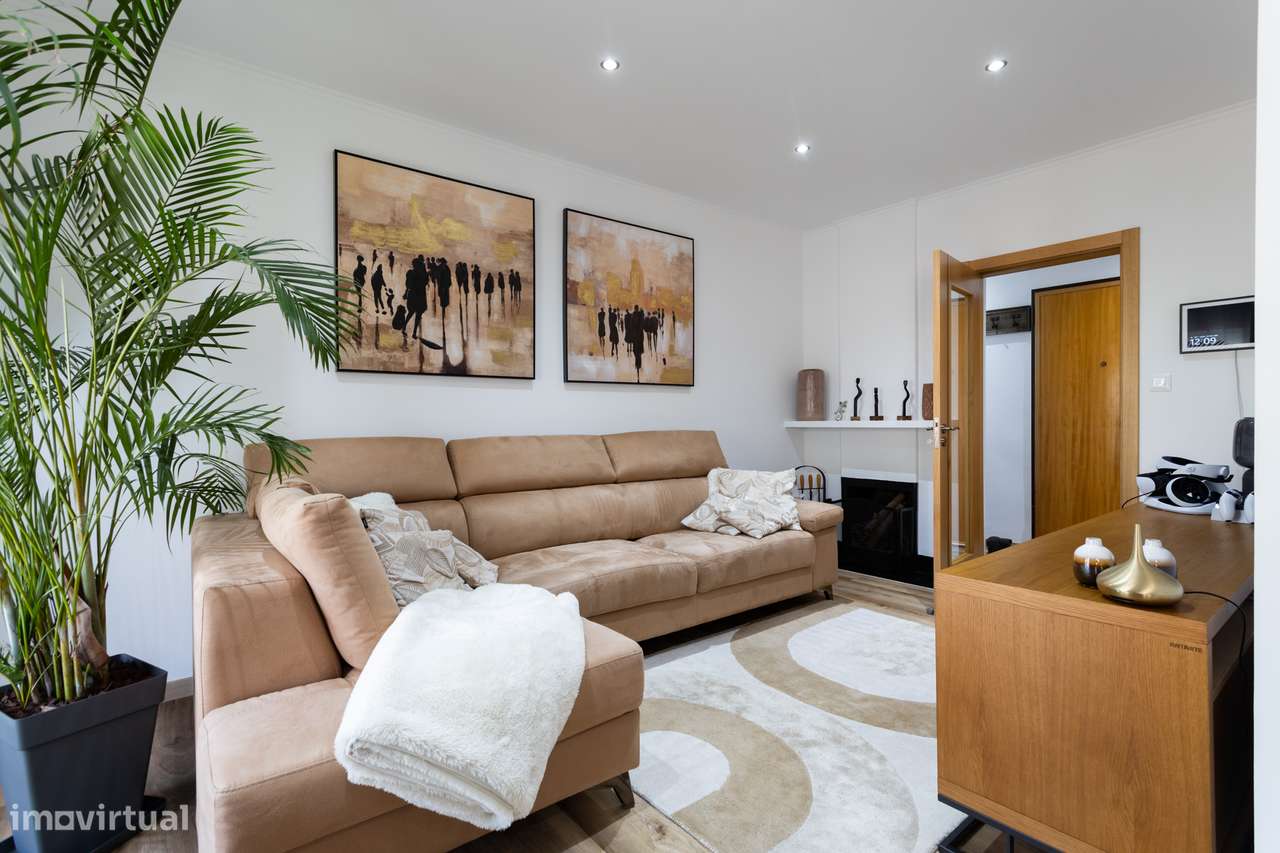 Apartamento T5, remodelado, em Algés. - Grande imagem: 2/31