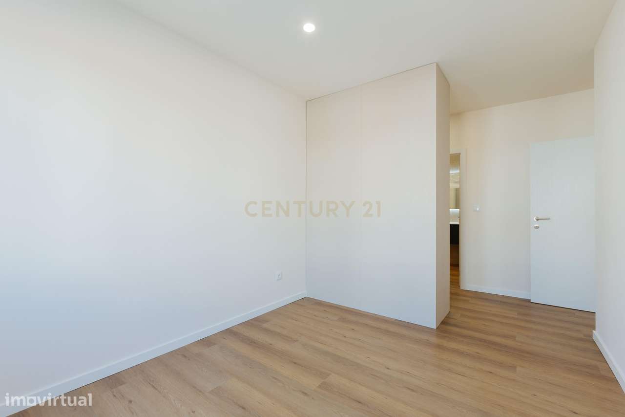Apartamento T3 moderno e espaçoso no coração do Pinhal Novo-15