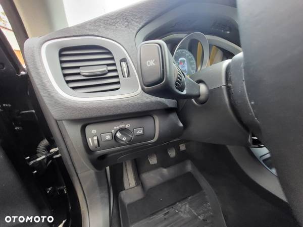 Volvo V40 CC D3 Drive-E SCR Momentum - 27