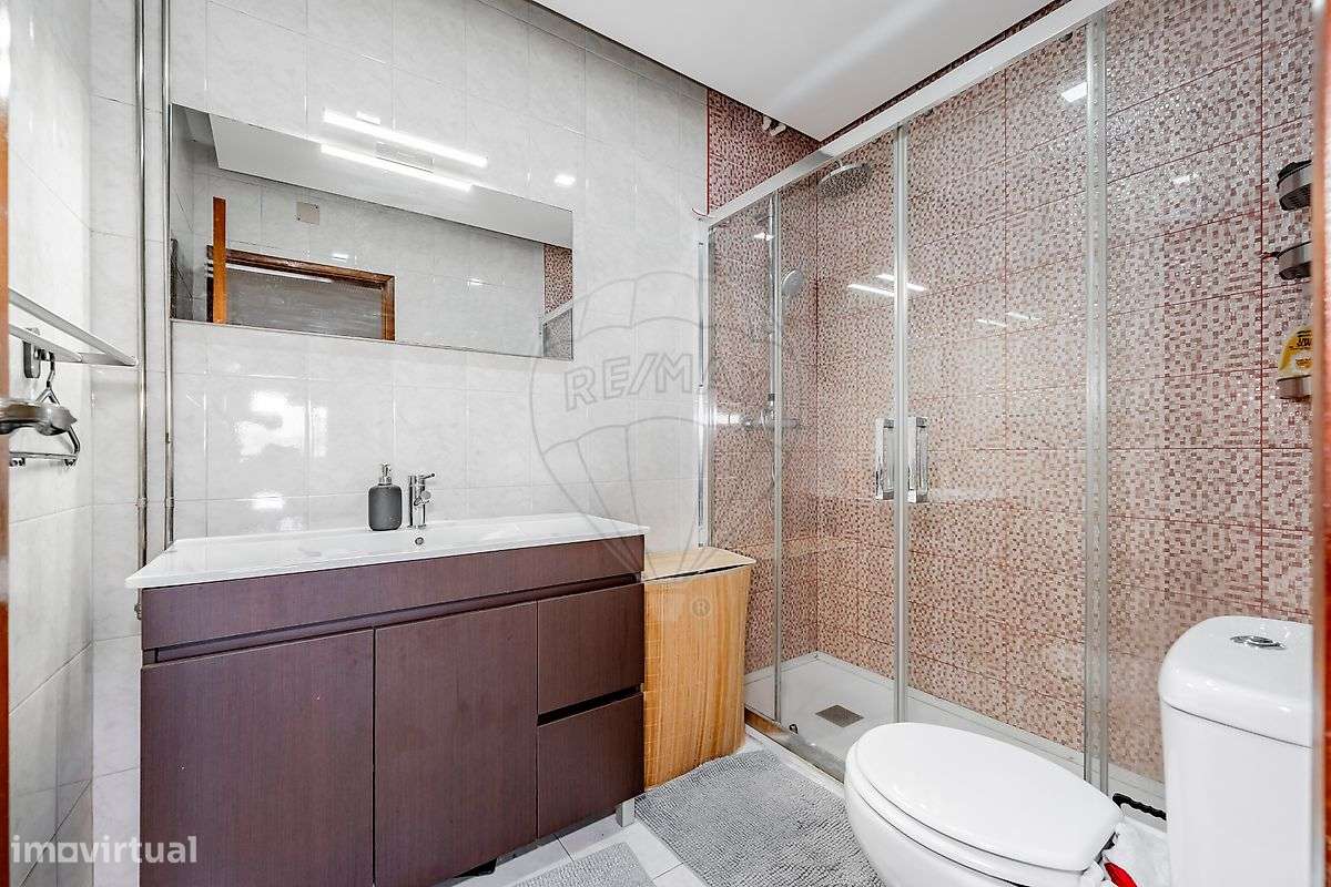 Apartamento T3 Parcialmente Renovado, situado em Ferreiros, Braga-18