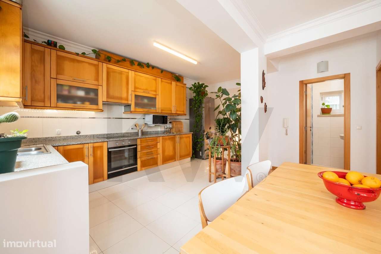 Moradia T3 + 1 | Piso radiante | Junto à Raínha Santa - Santa Clara, C - Grande imagem: 4/28