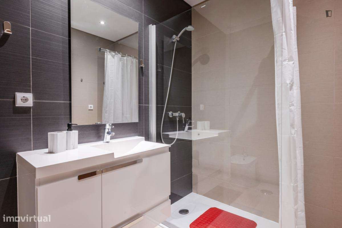 Apartamento com 2 quartos - localizado em Quarteira - Grande imagem: 2/24