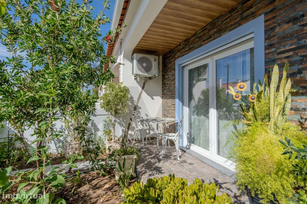 Moradia T4 remodelada com jardim, terraço e garagem | Vendas Novas-6