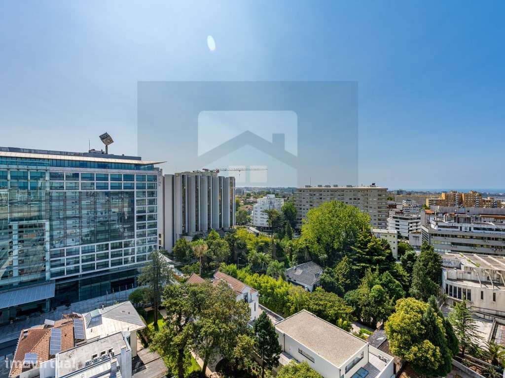 APARTAMENTO T3 JUNTO À AVENIDA DA BOAVISTA-25