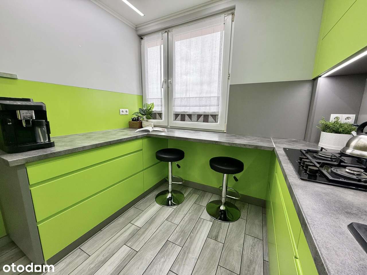 Duże mieszkanie przy ul. Koszyka na sprzedaż-12