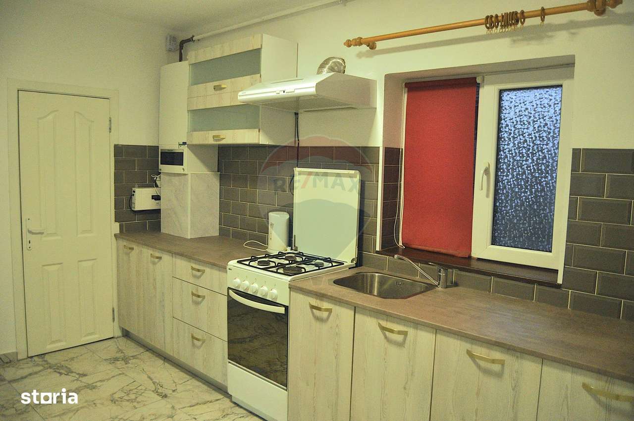 Casă de închiriat, cartier Gai - Imagine principală: 4/8