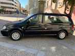 Kia Carnival 2.9 CRDi EX Confort - 3