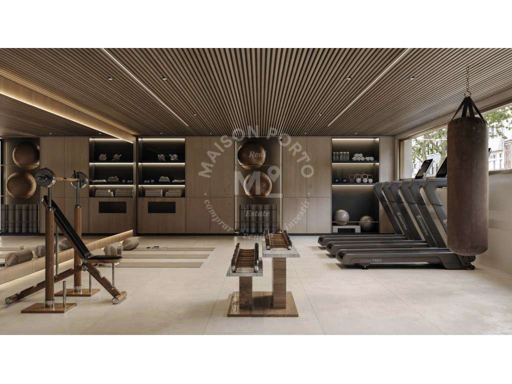 Apartamento T1 com Varanda e Lugar de Estacionamento inserido em Co...-16