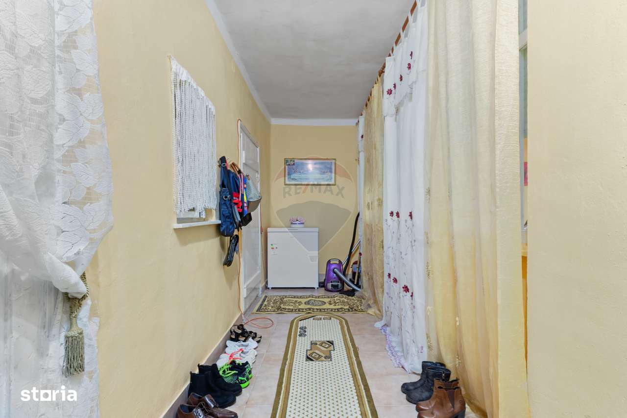 Casă cu teren 1222mp de vanzare in Nadab Judetul Arad - Imagine principală: 5/19