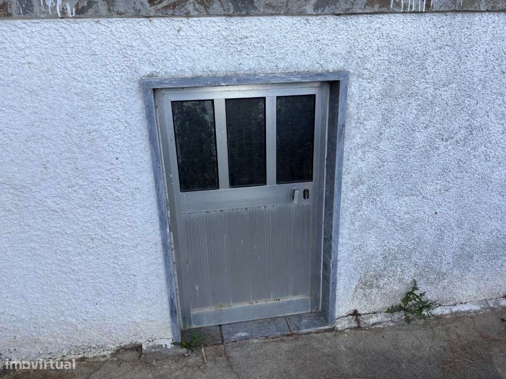 Vendese Quinta com Casa T4, Adega, Lagar e Terreno com Árvores de F...-42