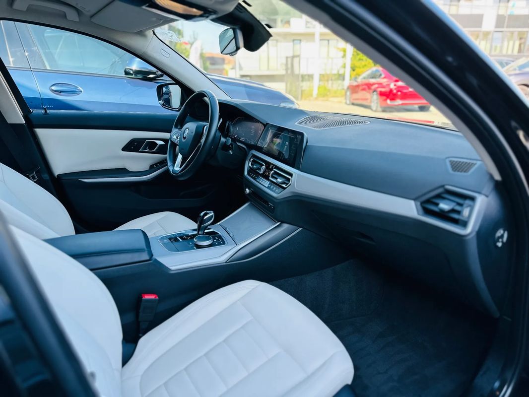 BMW Seria 3 320d xDrive AT MHEV - 13