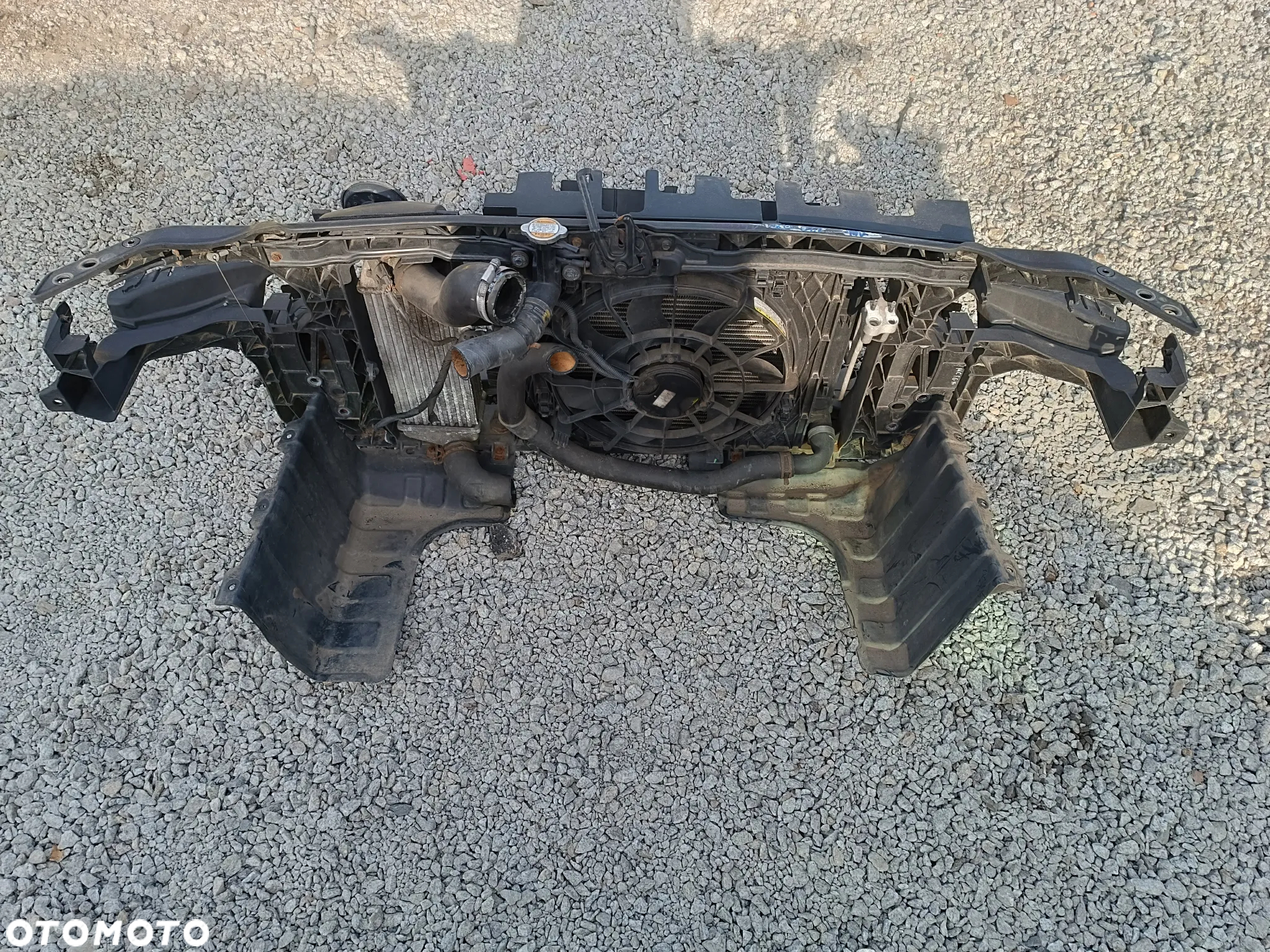 PAS PRZEDNI KOMPLETNY WENTYLATOR CHŁODNICE HYUNDAI I20 1.4 CRDI 10R - 8