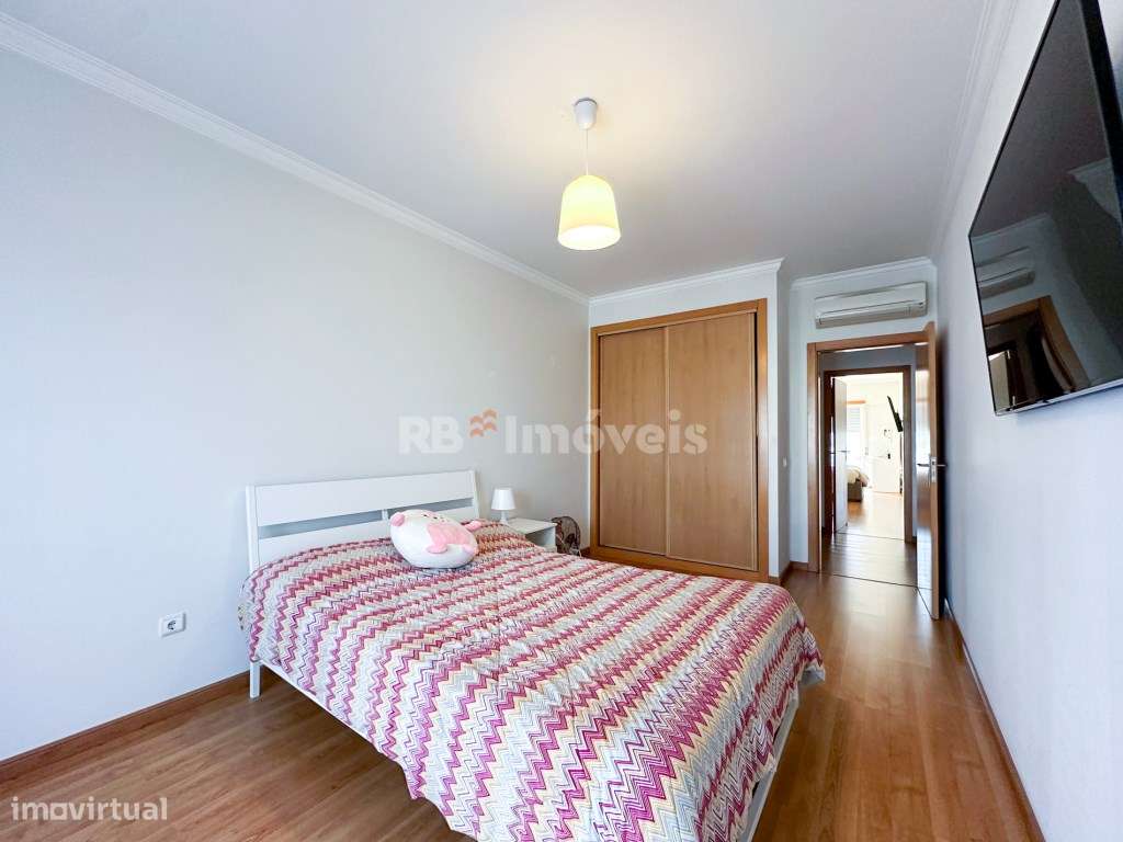 Apartamento T3 c/ Garagem, Sótão e 2 Varandas - Santarém-56