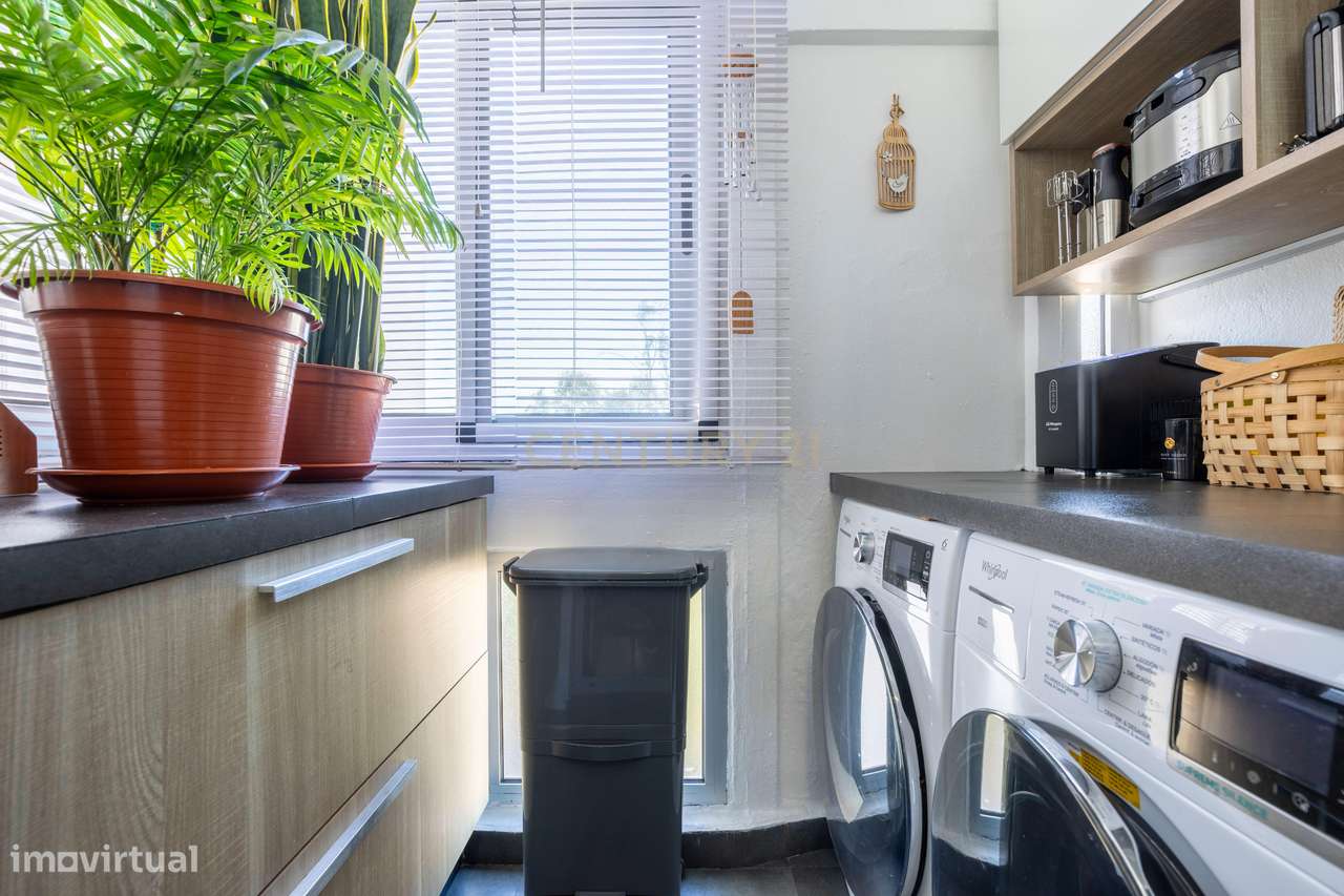 T2 totalmente remodelado em Queluz | Pronto a habitar | Elevador e var-18
