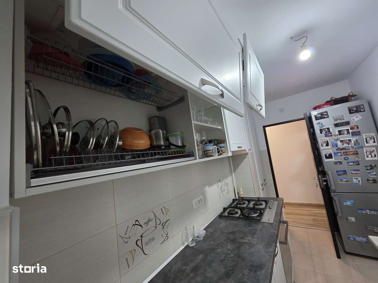 Vand apartament 3 camere zona Tractorul cu loc de parcare-2