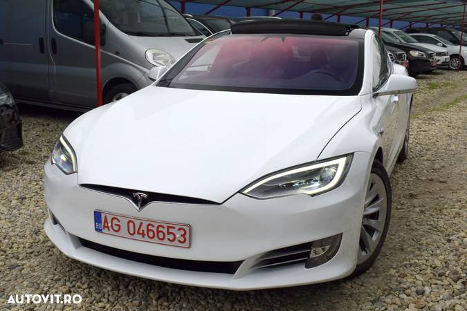 Tesla Model S - 2