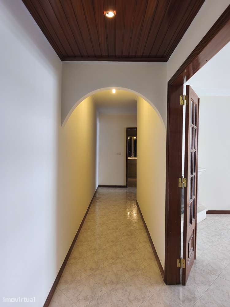 T2 Sintra, Urbanização da Cavaleira, Boas Áreas, Parqueamento.-7