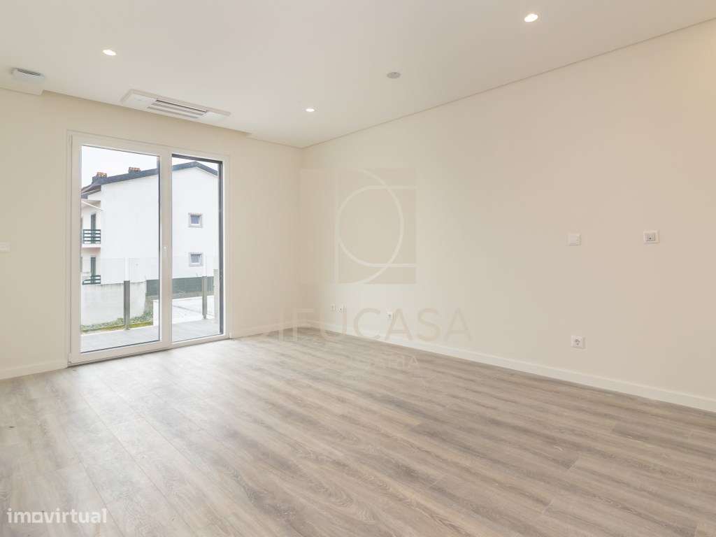 Moradia Isolada T4 c/ Piscina e Garagem-37