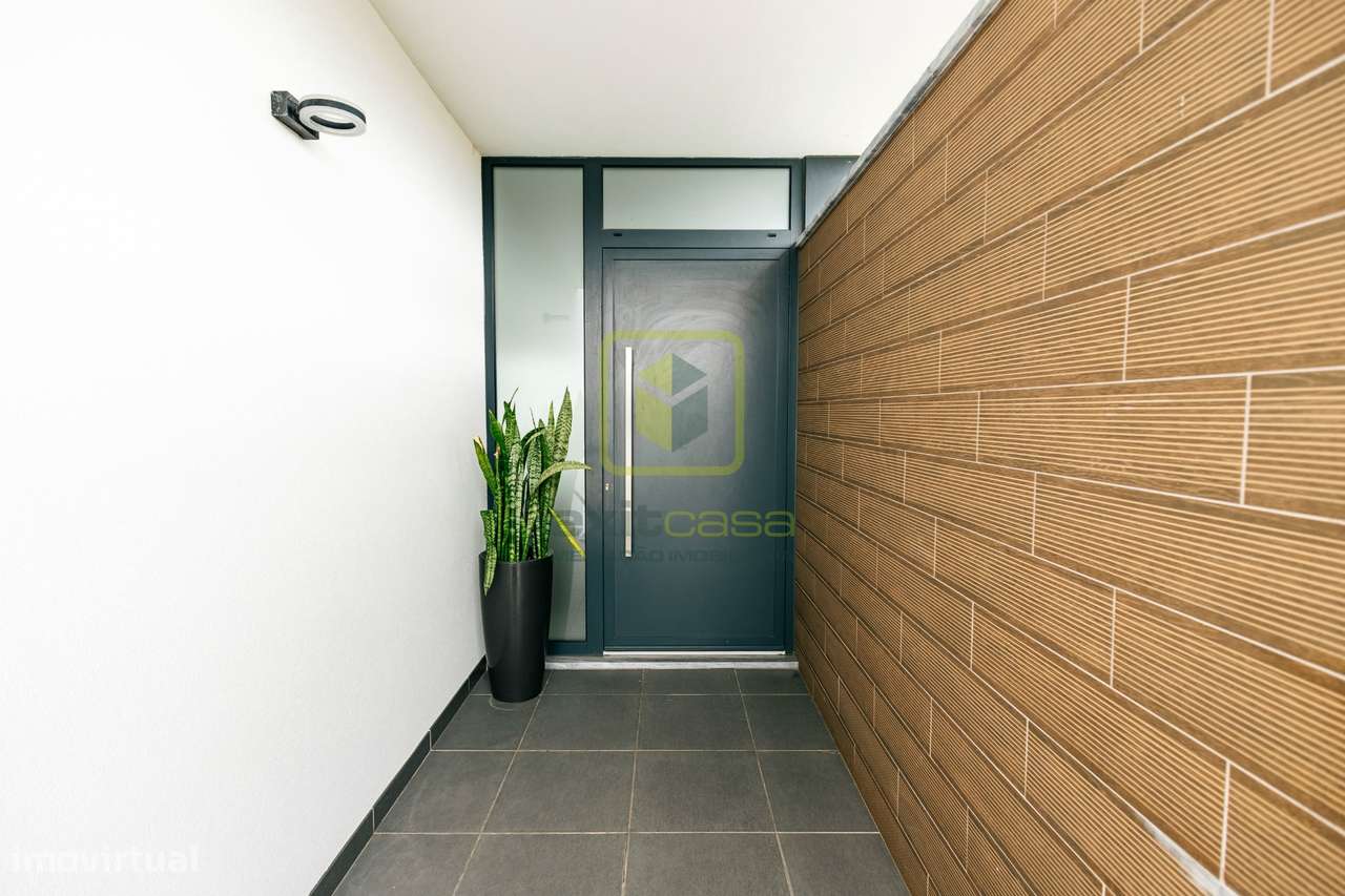 Moradia T4 de Arquitetura Moderna na Tocha - Grande imagem: 4/44