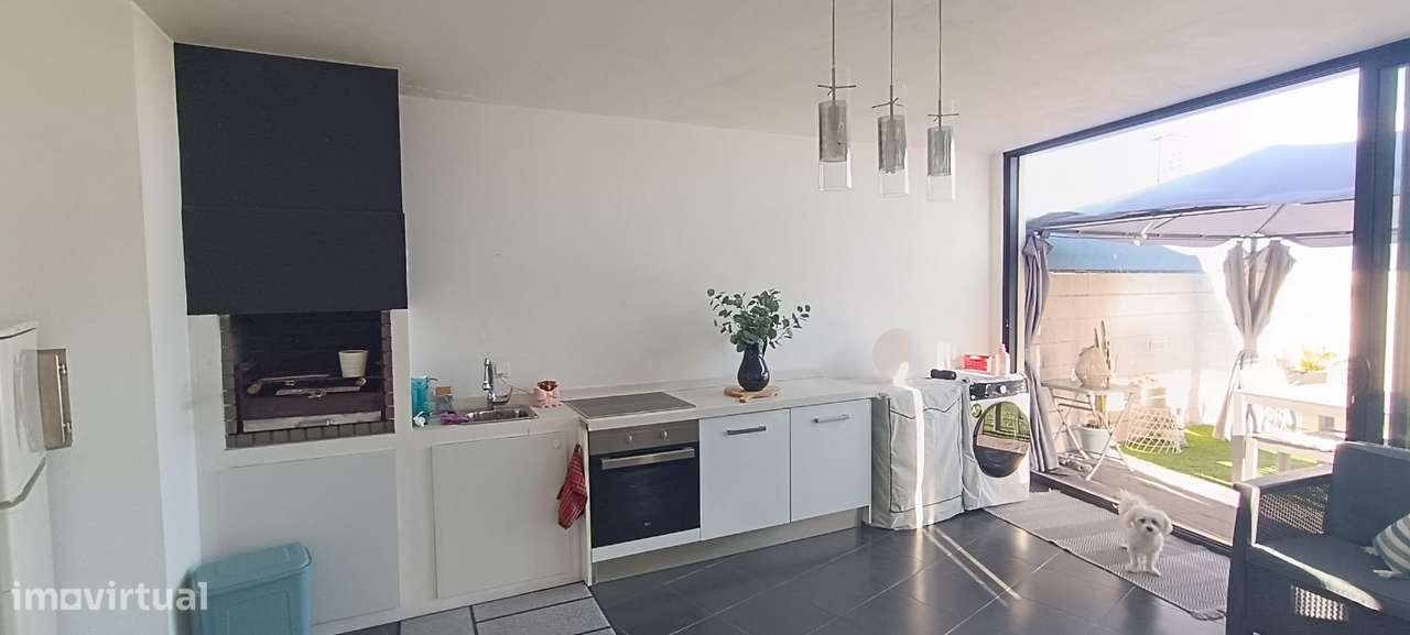 Moradia T5 de Luxo com Piscina e Garagem-34