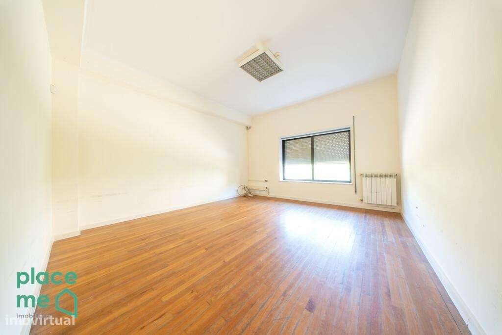 Moradia Individual com mais de 900m2 em Palmeira, Braga-46