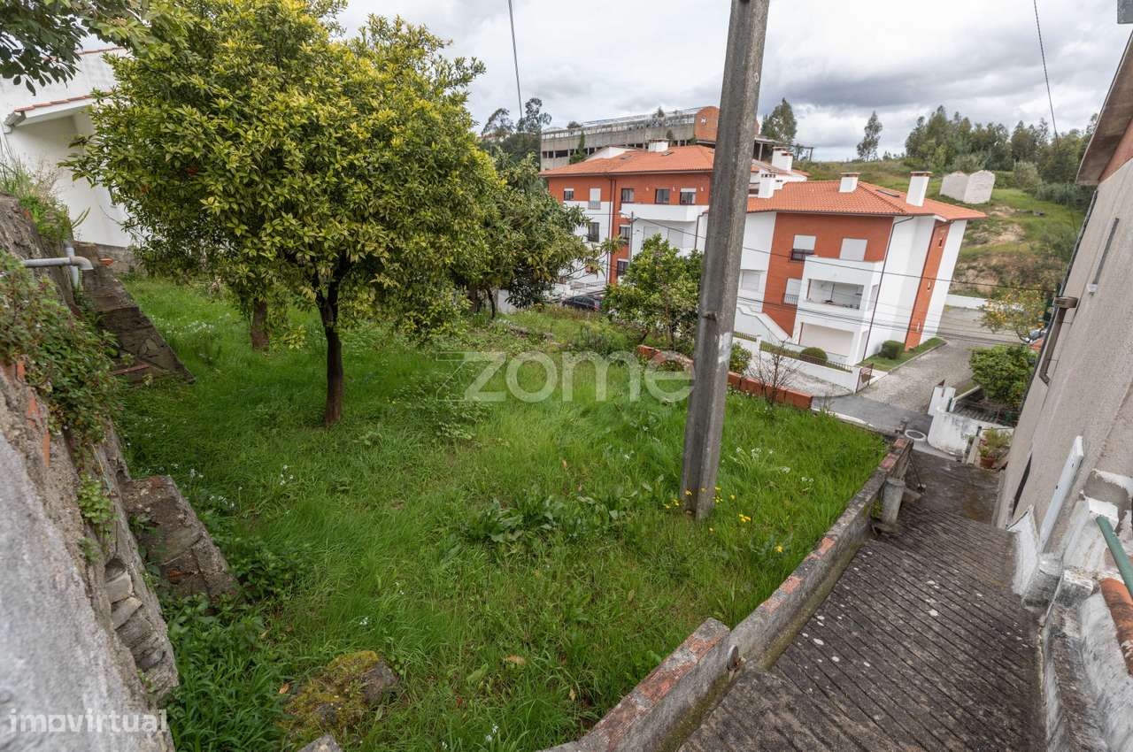Moradia T4 | Moradia T2 | Recuperar | S. Martinho do Bispo-31