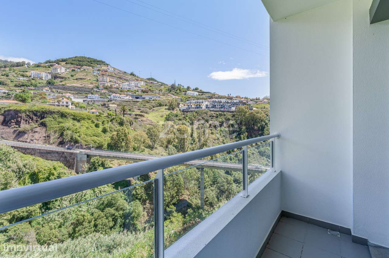 T2 Novo com Amplas Áreas, Piscina Aquecida e Excelente Localização-8