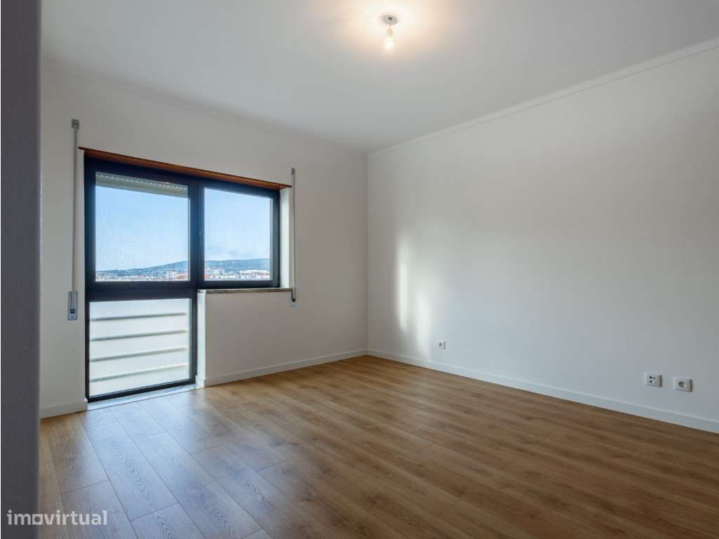 Apartamento T3 com Garagem Fechada em Buarcos, Figueira da Foz - Grande imagem: 5/15