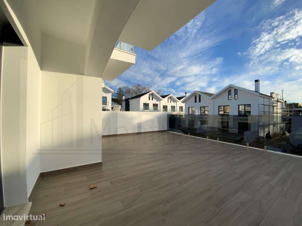 MORADIA T4 EM CONDOMÍNIO COM PISCINA - SÃO PEDRO DO ESTORIL - ESTORIL-9