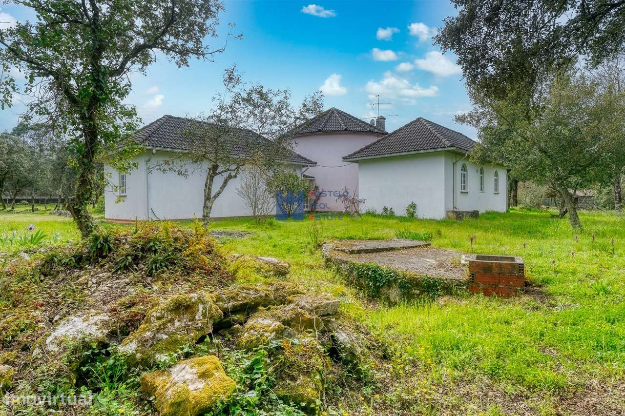 Moradia  T3 com terreno em Fátima no lugar de Boleiros-7