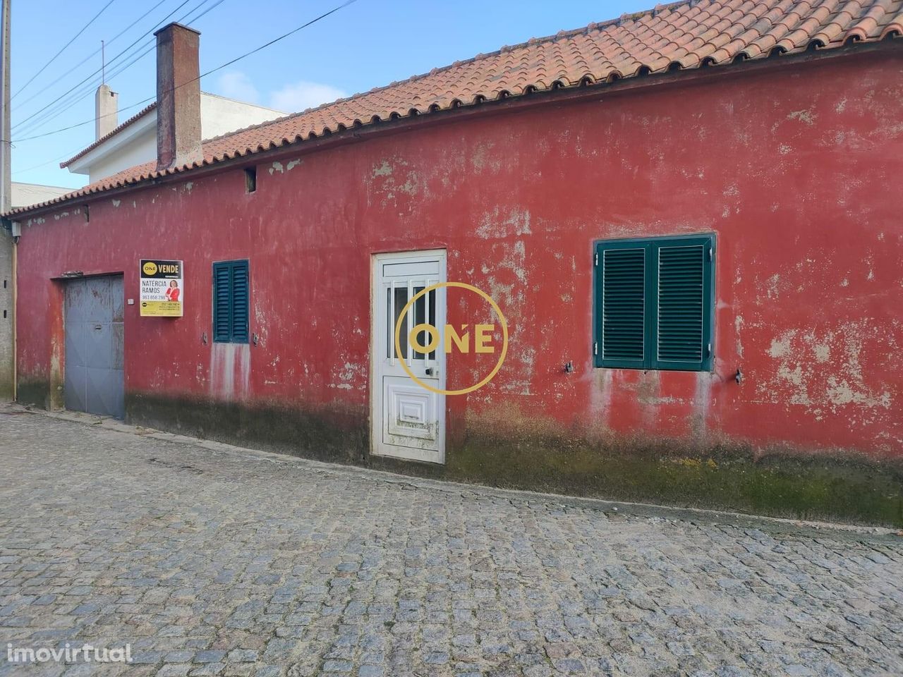 Moradia T3, com necessidade de restauro, perto da praia, em Aguçadoura