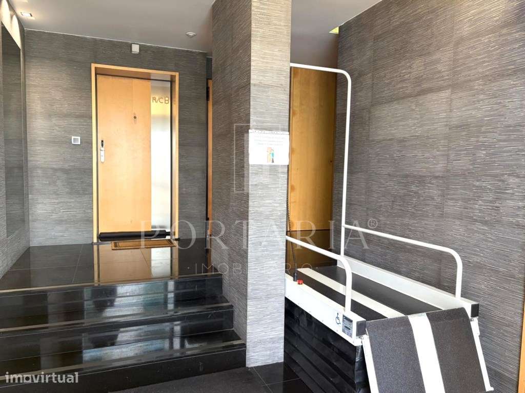 Apartamento T4 com terraço e garagem fechada em Aveiro-31