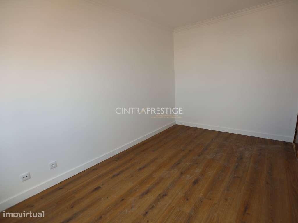 T2 Totalmente Remodelado com Terraço de 20 m² - Algueirão-Mem Martins-30