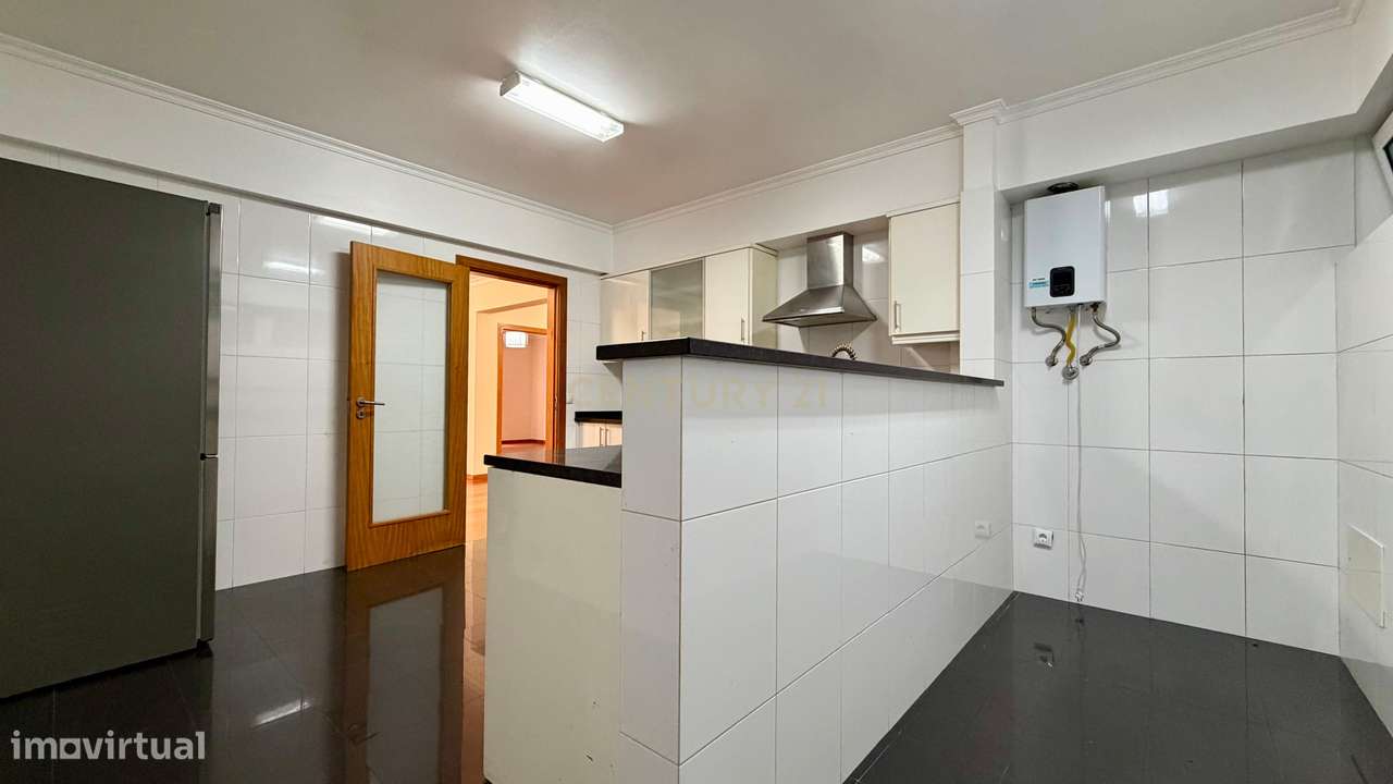 Apartamento T2+1 em Santo António-10