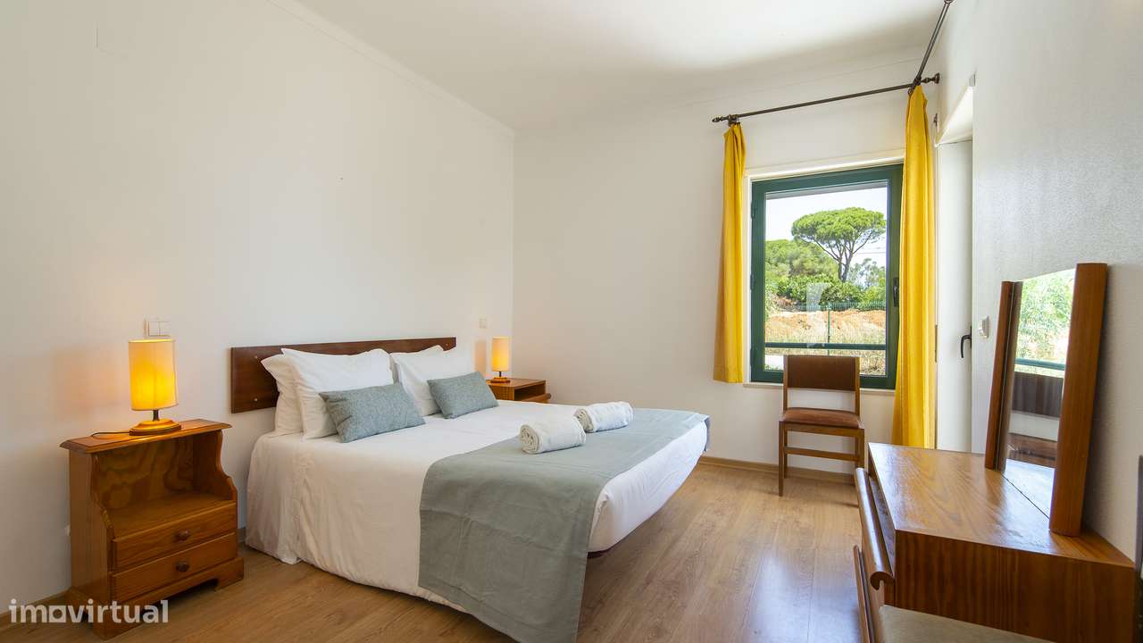 Exclusivo T2 com vista mar na Meia Praia-7