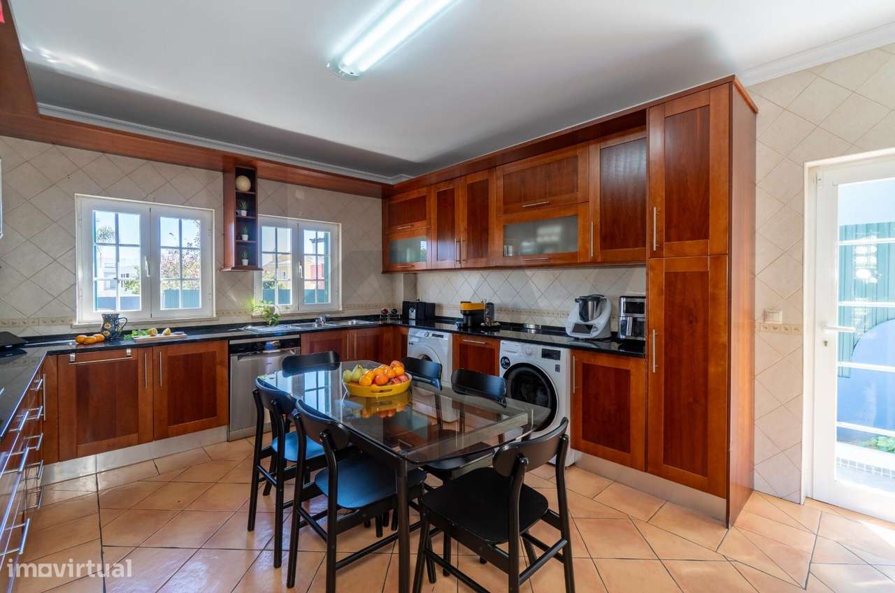 Moradia Independente T4 com garagem em Montenegro - Faro - Grande imagem: 5/58