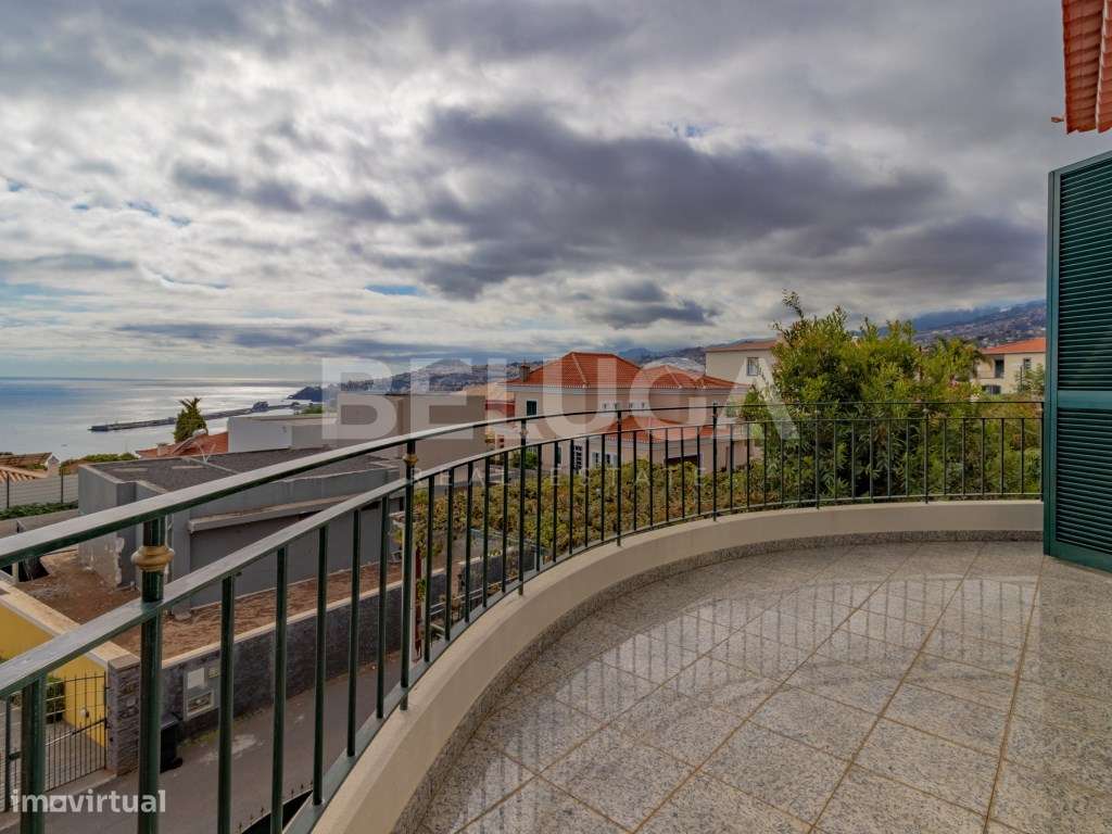 MORADIA T4 COM QUINTAL || URBANIZAÇÃO 'QUINTA DO FAIAL' (FUNCHAL)-17