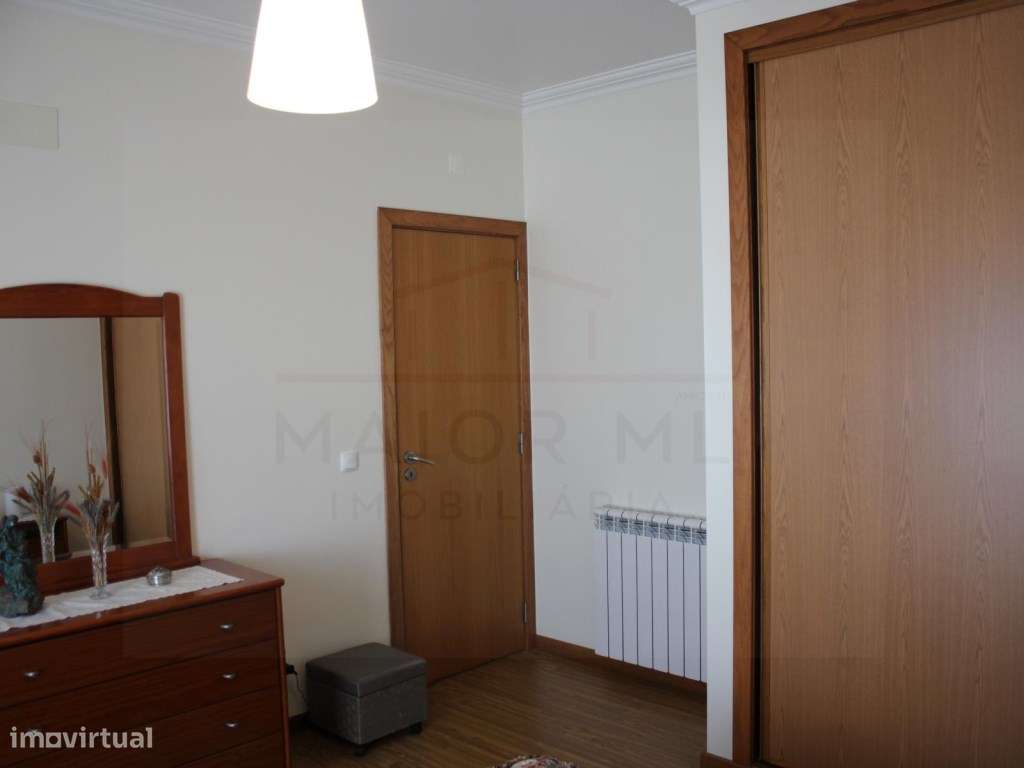 Moradia T5 com grandes áreas em zona muito tranquila de Rio Maior-40