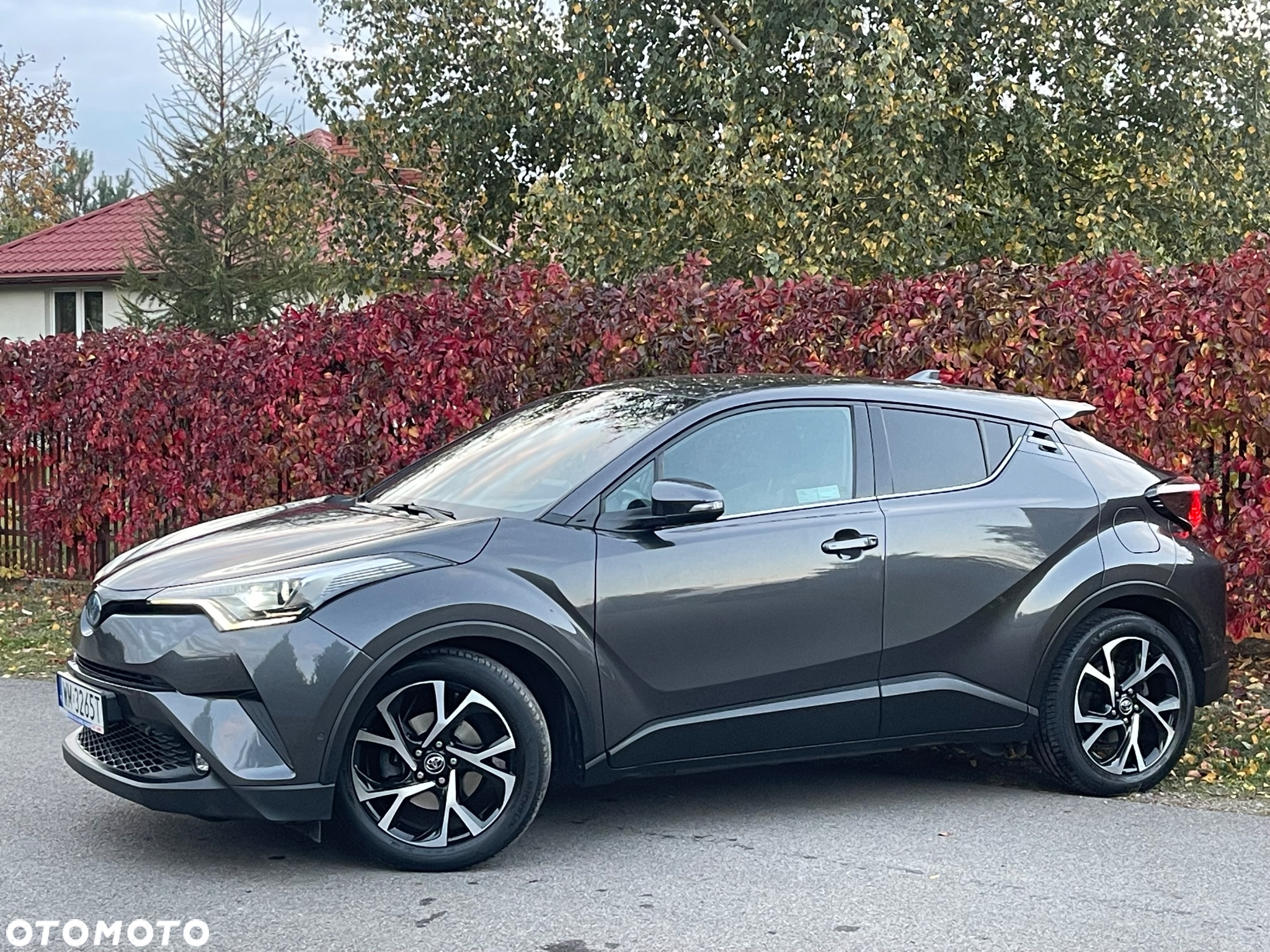 Toyota C-HR Hybrid Style Selection - 6