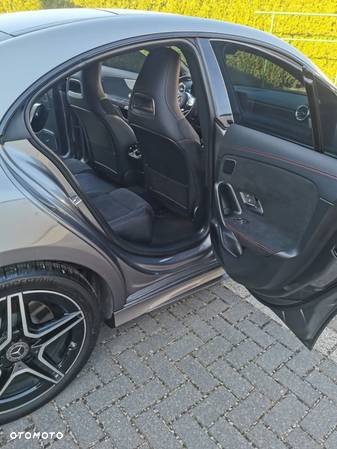 Mercedes-Benz CLA 250 4-Matic AMG Line 7G-DCT - 20