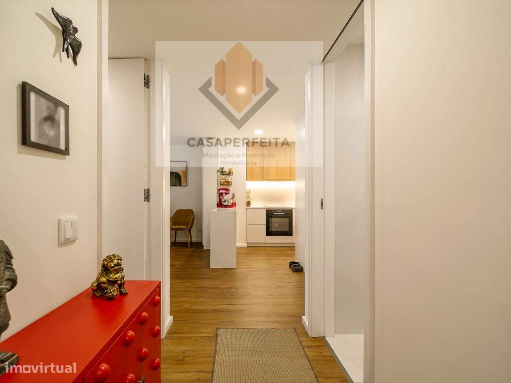Fabuloso T2 Como Novo com Terraço e Lugar de Garagem - Candal-31