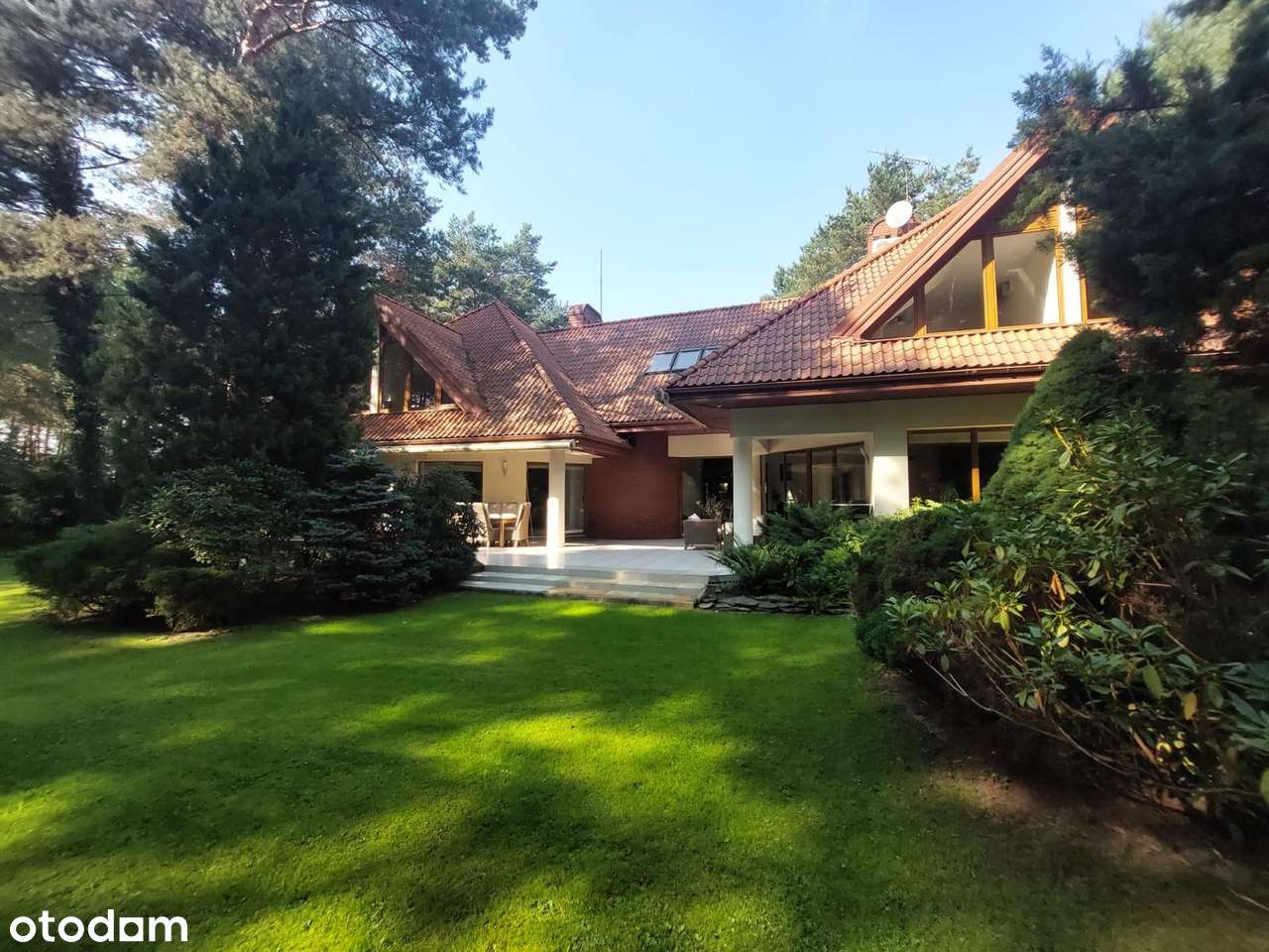 Funkcjonalny dom w sercu Józefowa!-0